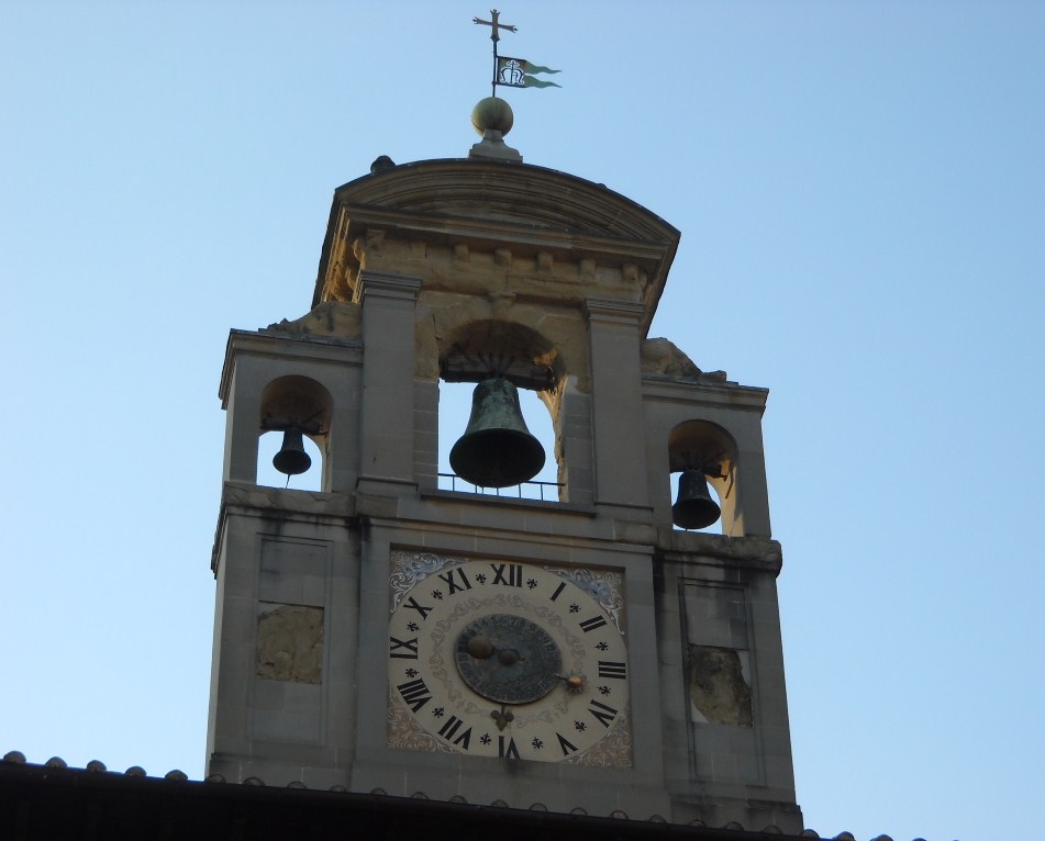 Il campanile fu progettato da Giorgio Vasari